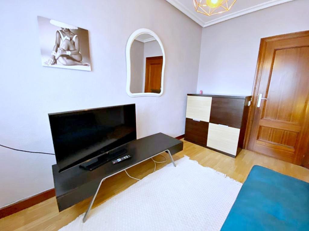 Apartamentos Milan 1 Wifi Y Parking Gratuito Oviedo Exterior photo